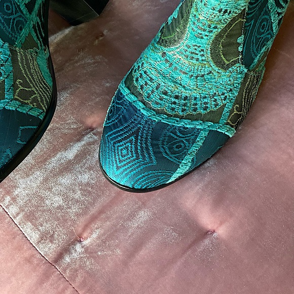 Embroidered Fabric Boots Size 42 Made in Turkey - Picture 1 of 8